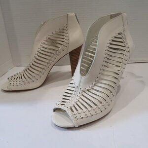 Vince Camuto Peep Toe Ankle Booties Sz 10 White Leather High Heel Strappy Boots